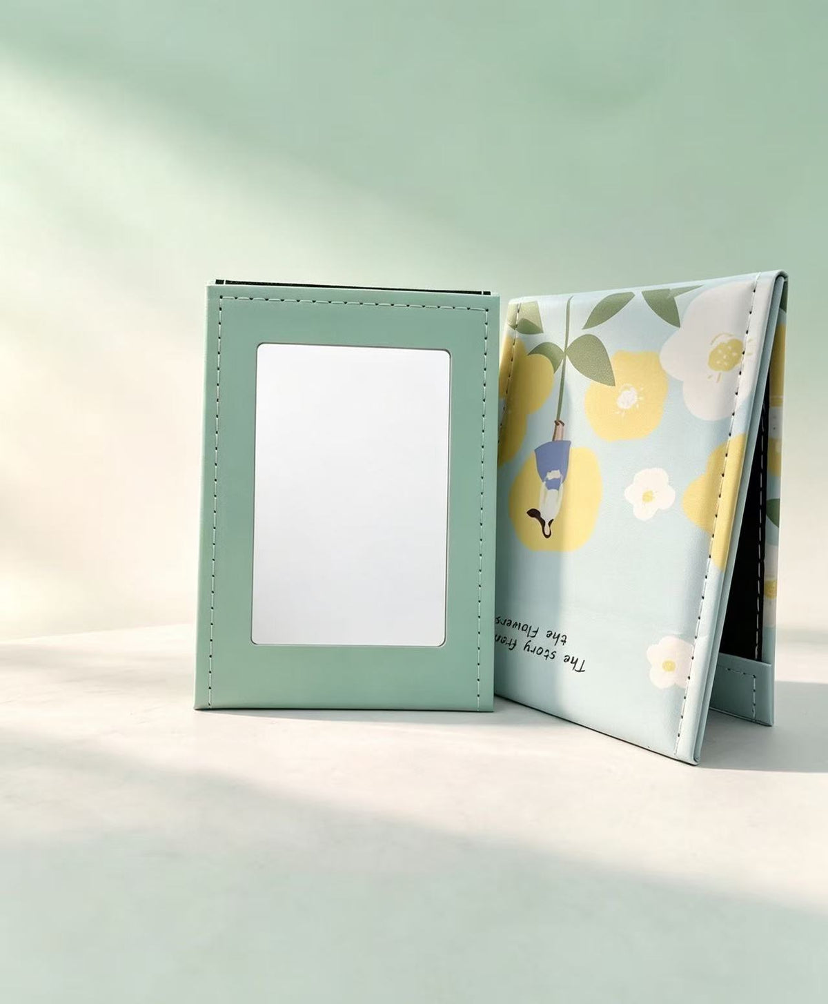 Espejo de Maquillaje Plegable con Cuero Menta y Diseño Floral 5105 (3PCS)
